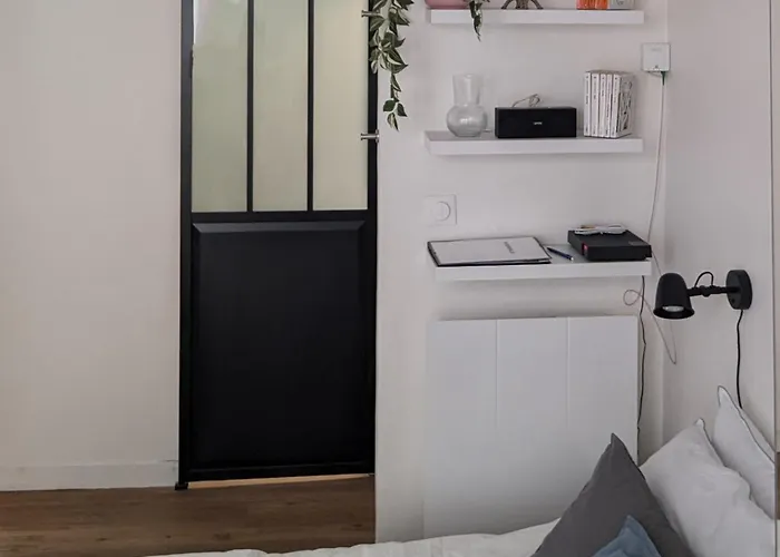 Oasis: One Bedroom Studio For Two Next To The Eiffel Tower דירה