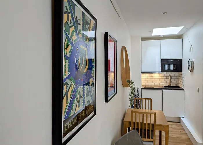 Oasis: One Bedroom Studio For Two Next To The Eiffel Tower Appartement Parijs
